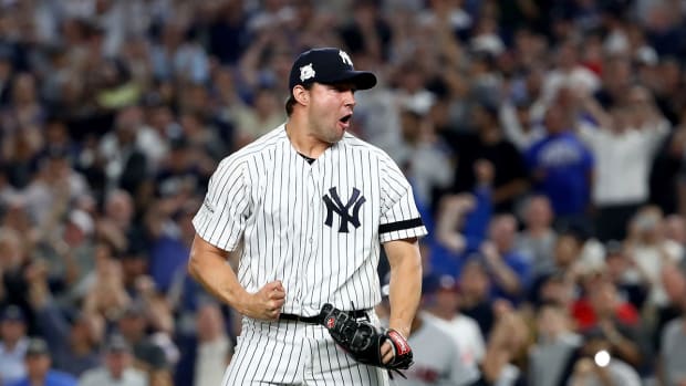 yankees-bullpen-gm5.jpg